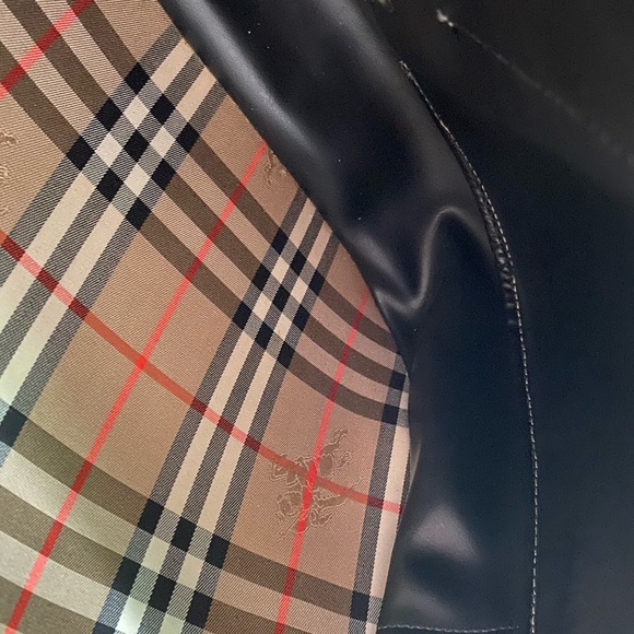 ❤️SOLD❤️Preloved Used Authentic Burberry’s Real Leather Shoulder Sling Bag - Picture 7 of 16